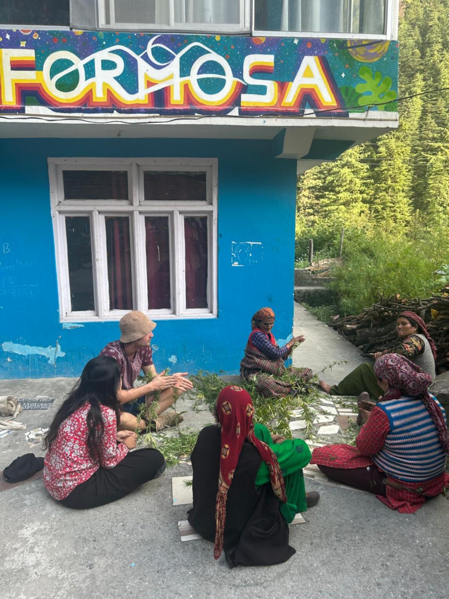 Formosa Hostel & Cafe Kasol Eksteriør billede